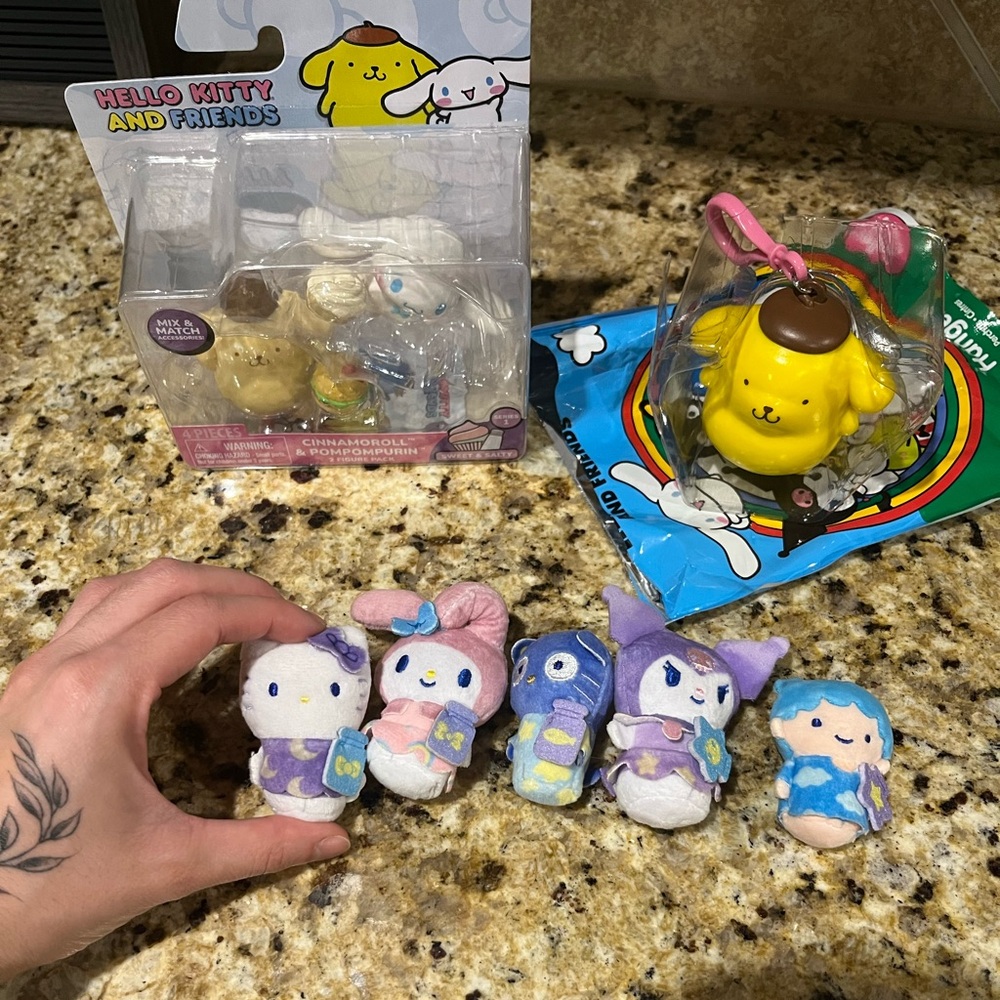 Sanrio Hello Kitty bundle - Picture 2 of 9